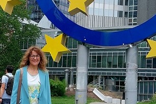 NO REPRODUCTION WITHOUT AUTHORIZATION Lisa Nitti©;